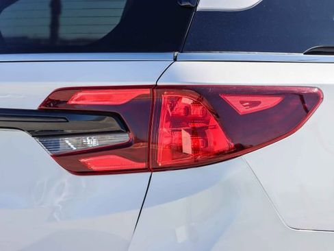 Used 2025 Honda Odyssey Elite image 9