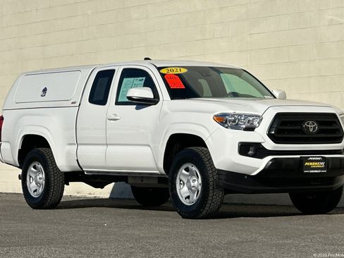 Used 2021 Toyota Tacoma SR image 1