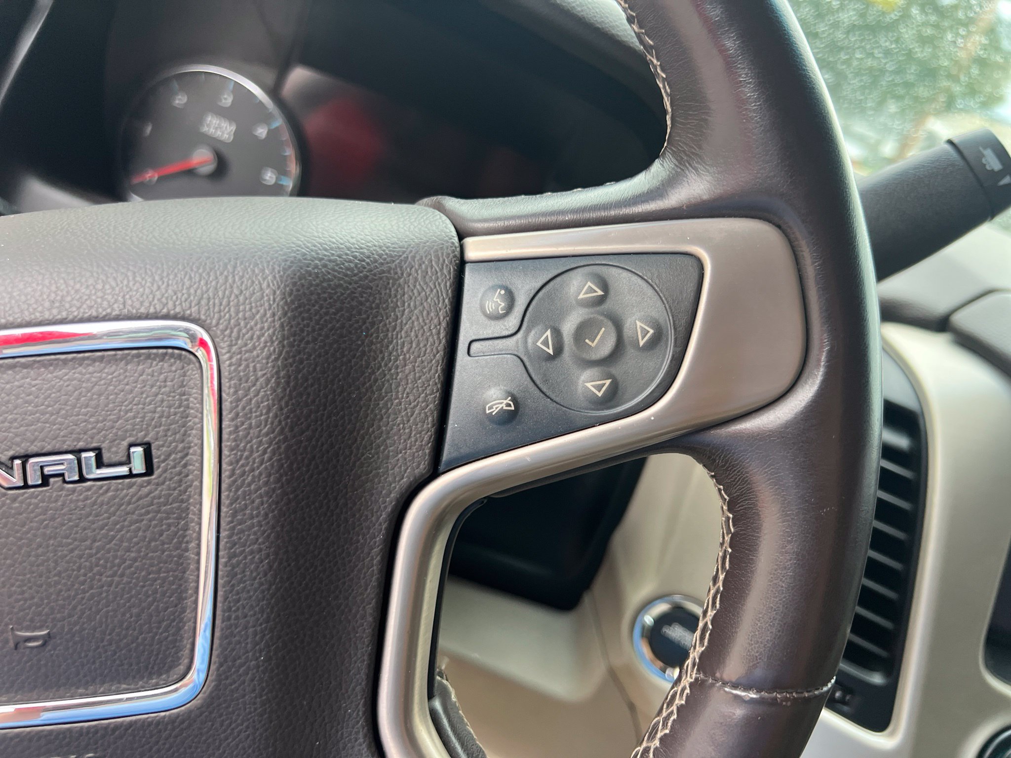 Used 2020 GMC Yukon XL Denali w/ Denali Premium Package AWD/4WD image 21