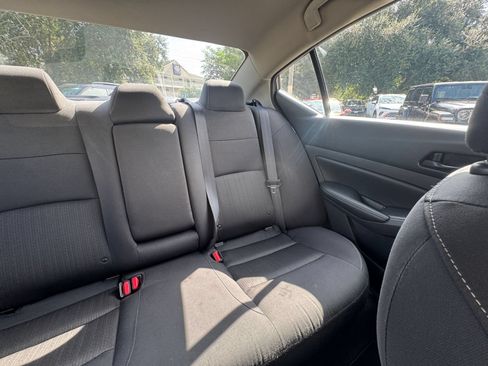 Used 2025 Nissan Altima 2.5 SV FWD image 37