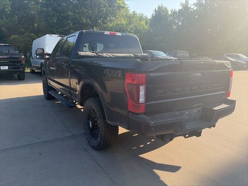 Used 2022 Ford F250 XLT w/ Black Appearance Package AWD/4WD image 9