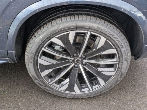 New 2026 Volvo XC90 B6 Plus w/ Protection Package Premier image 16