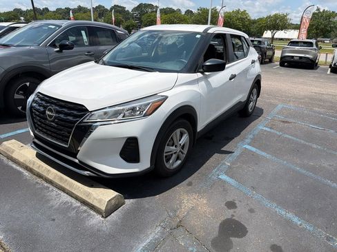 Used 2023 Nissan Kicks S FWD image 1