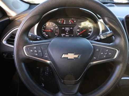 Used 2024 Chevrolet Malibu LT image 10