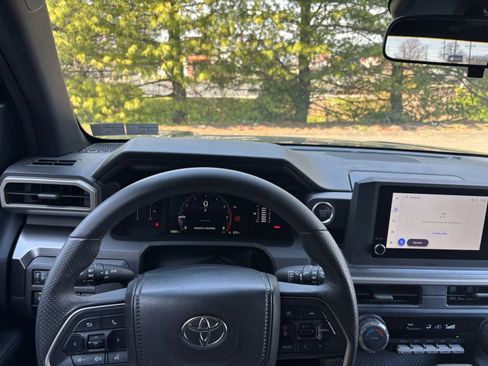 Used 2025 Toyota 4Runner SR5 RWD image 33