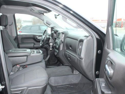 Used 2020 Chevrolet Silverado 1500 Custom w/ Infotainment Package image 11