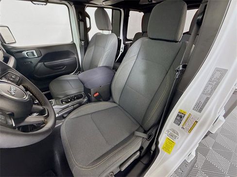 Used 2025 Jeep Wrangler Sport S image 5