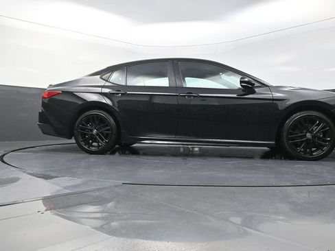 Used 2026 Toyota Camry SE FWD image 38