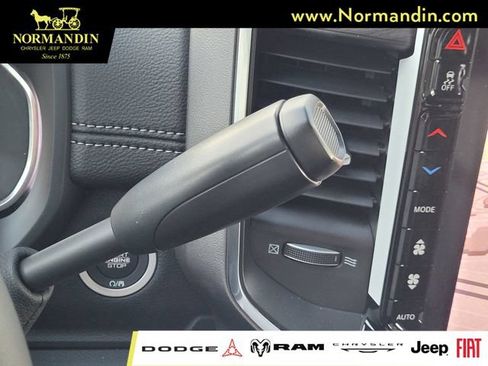 New 2026 RAM 2500 Laramie AWD/4WD image 12