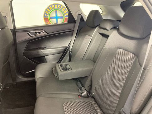 Used 2025 Kia Sportage LX image 16