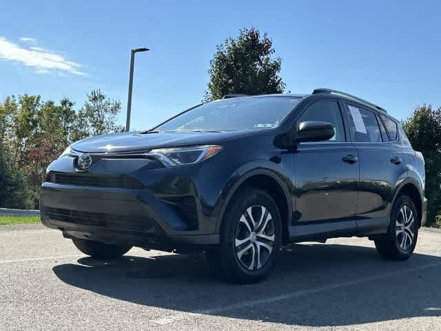 Used 2017 Toyota RAV4 LE AWD/4WD image 24