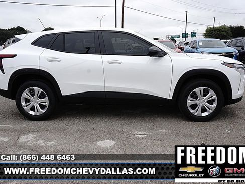 New 2026 Chevrolet Trax LS FWD image 8