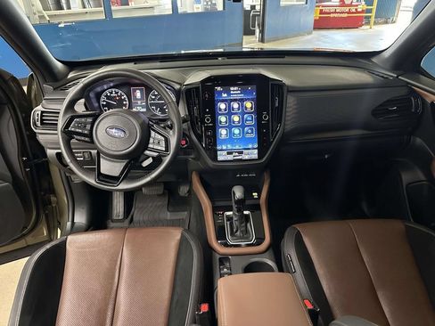 Used 2025 Subaru Forester Touring w/ Popular Package - Touring AWD/4WD image 23