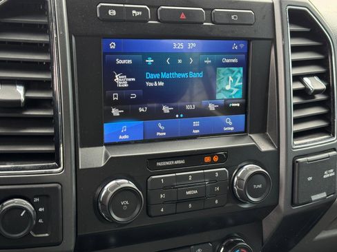 Used 2021 Ford F450 XLT w/ XLT Premium Package image 16