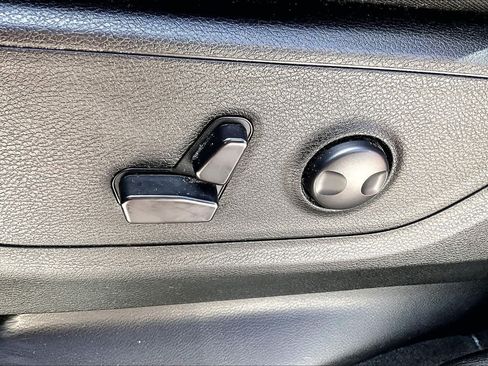 Used 2024 RAM 1500 Big Horn RWD image 36