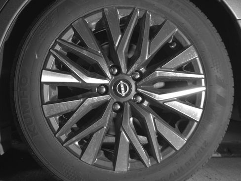 Used 2025 Nissan Altima 2.5 SV FWD image 14