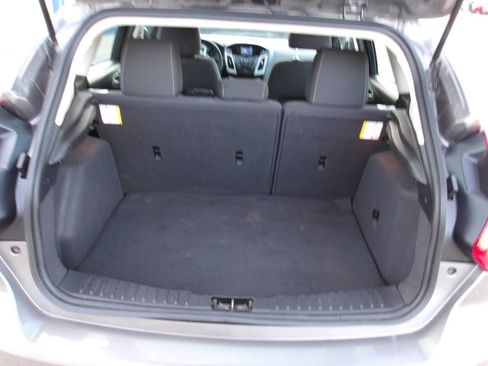 Used 2014 Ford Focus SE w/ SE Winter Package image 24