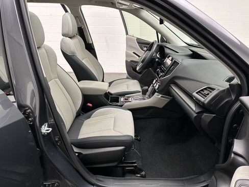 Used 2024 Subaru Forester Premium image 23