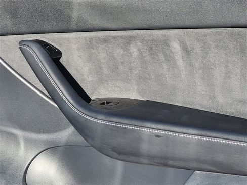 Used 2020 Tesla Model Y Performance image 17