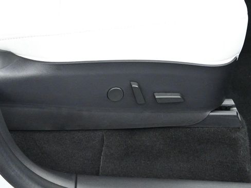Used 2020 Tesla Model Y Performance AWD/4WD image 26