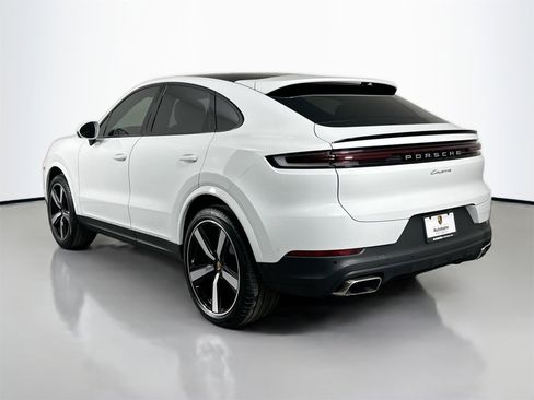 Certified 2025 Porsche Cayenne Coupe image 3