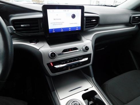 Used 2023 Ford Explorer XLT image 43