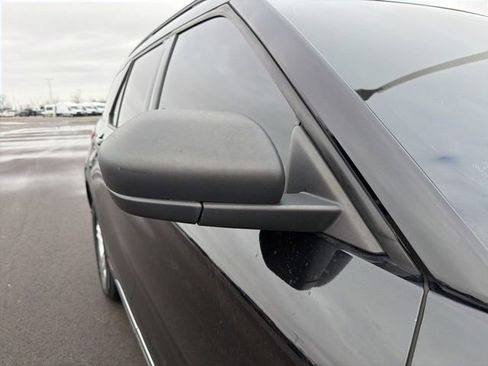 Used 2020 Ford Explorer XLT w/ Equipment Group 202A image 4