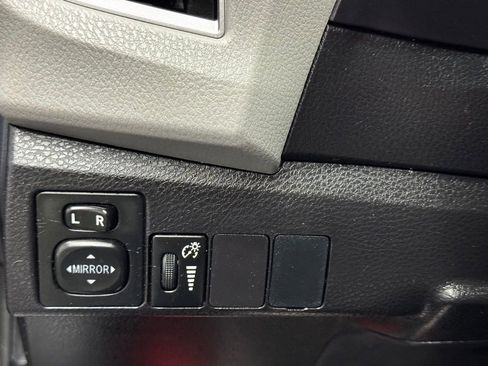 Used 2016 Toyota Corolla LE FWD image 31