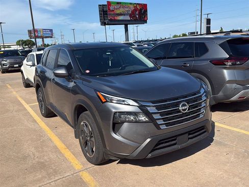 Used 2025 Nissan Rogue SV AWD/4WD image 1