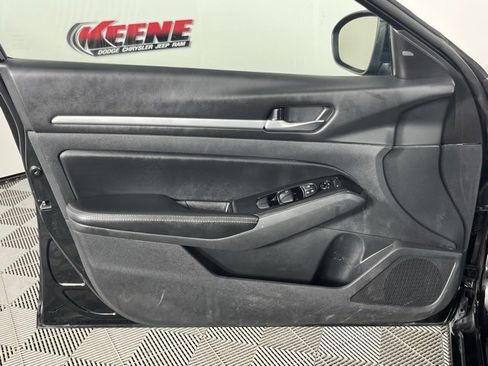 Used 2023 Nissan Altima 2.5 SV image 19