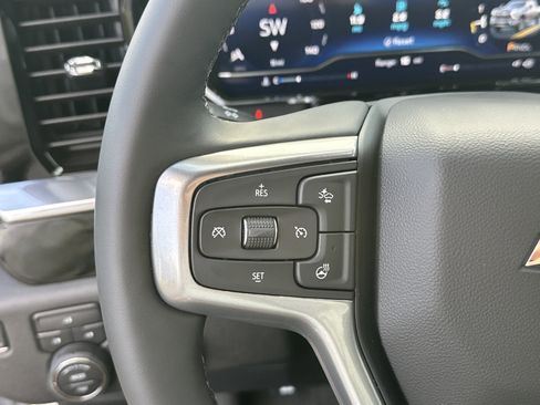 Used 2025 Chevrolet Silverado 2500 LT w/ Convenience Package image 17