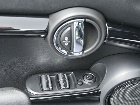 Used 2019 MINI Cooper S image 11