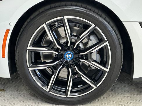Certified 2024 BMW i4 eDrive40 w/ M Sport Package RWD image 12