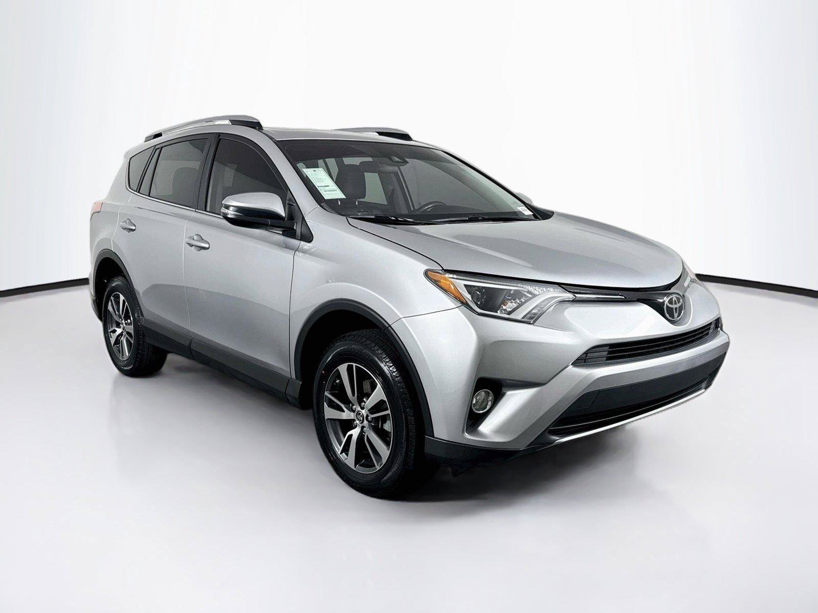Used 2018 Toyota RAV4 XLE FWD image 8