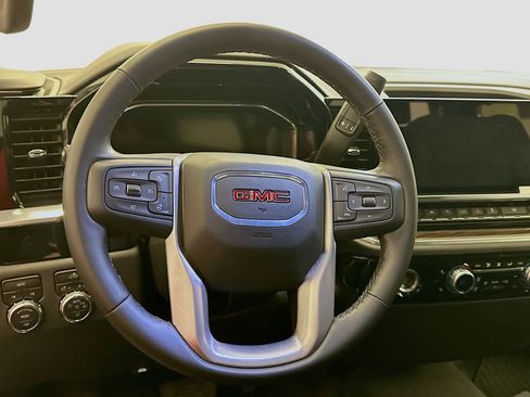 Used 2024 GMC Sierra 1500 Elevation image 18