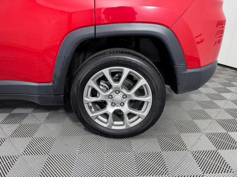 Used 2023 Jeep Compass Latitude AWD/4WD image 37