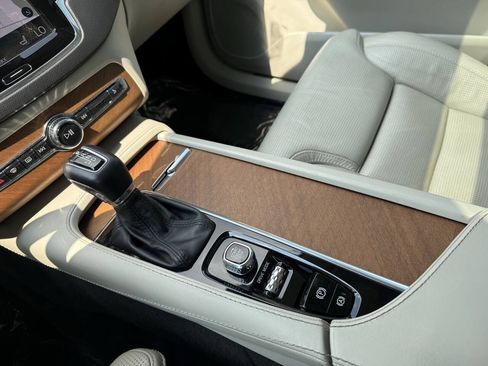 Used 2020 Volvo XC90 T6 Inscription w/ Protection Package Premier AWD/4WD image 21