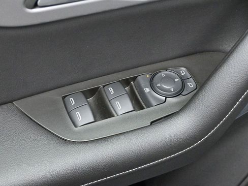 Used 2024 Chevrolet Blazer LT w/ Convenience Package FWD image 11