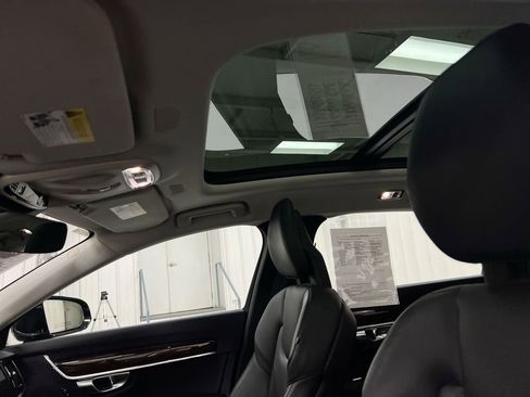 Used 2018 Volvo S90 T5 Momentum w/ Momentum Plus Package AWD/4WD image 19