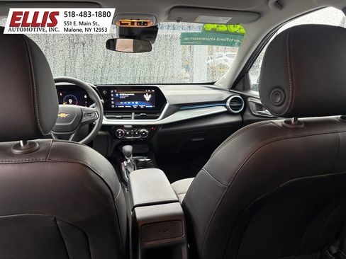 Used 2024 Chevrolet Trax LT image 21