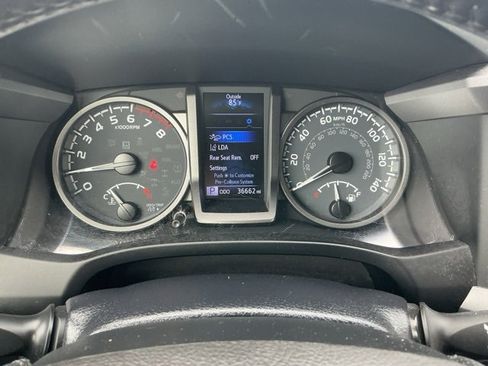 Used 2023 Toyota Tacoma TRD Sport image 15