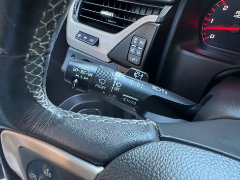 Used 2015 GMC Yukon Denali w/ Premium Package AWD/4WD image 40