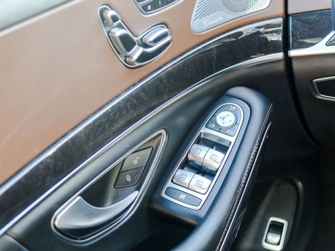 Used 2018 Mercedes-Benz S 560 4MATIC Sedan image 13