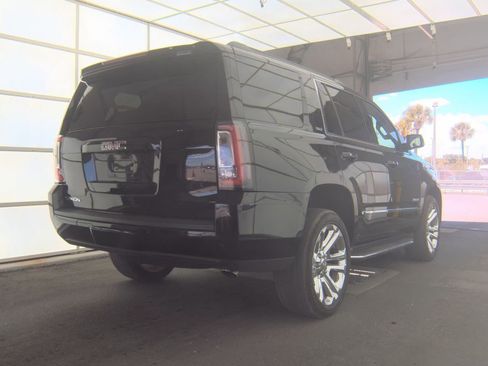 Used 2019 GMC Yukon SLT w/ Premium Edition AWD/4WD image 3