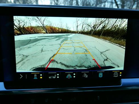 Used 2024 Chevrolet Silverado 3500 LTZ w/ LTZ Convenience Package image 16