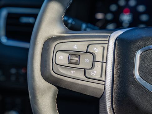 Used 2023 GMC Yukon Denali image 31