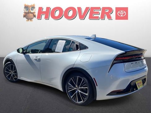Used 2024 Toyota Prius XLE image 5