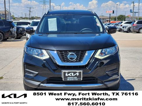 Used 2019 Nissan Rogue S w/ Special Edition Package FWD image 2