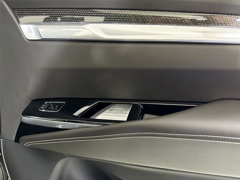 Used 2025 Cadillac Escalade ESV V w/ LPO, ONYX Package image 38