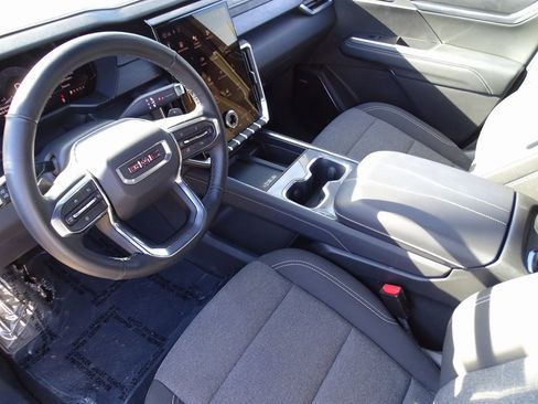 Used 2025 GMC Acadia Elevation image 7